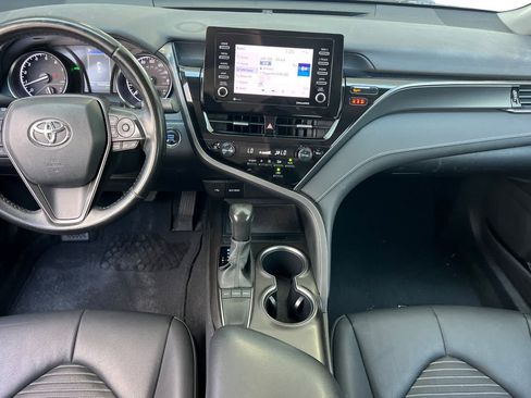 Used 2023 Toyota Camry SE w/ Convenience Package FWD image 4