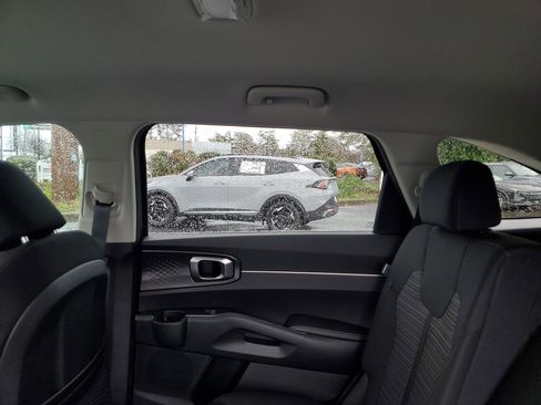 New 2026 Kia Sorento LX image 10