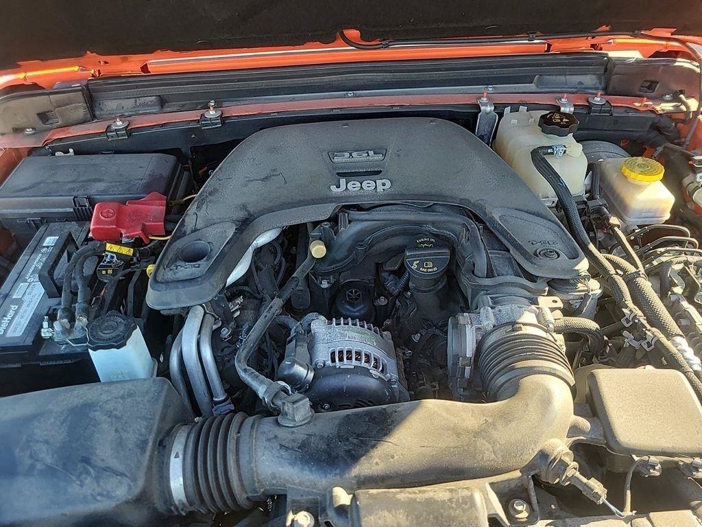 Used 2019 Jeep Wrangler Sport AWD/4WD image 8