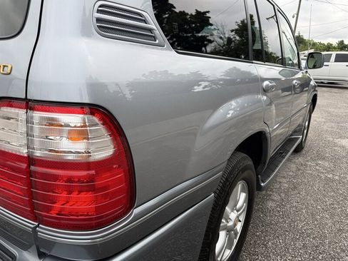 Used 2005 Lexus LX 470 4WD image 25