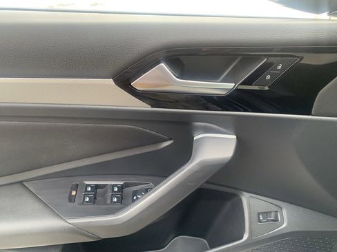 Used 2020 Volkswagen Jetta R-Line w/ R-Line Cold Weather Package image 10