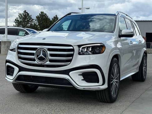 Used 2025 Mercedes-Benz GLS 450 4MATIC image 46