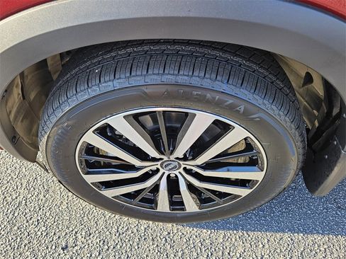 New 2025 Nissan Pathfinder Platinum image 18