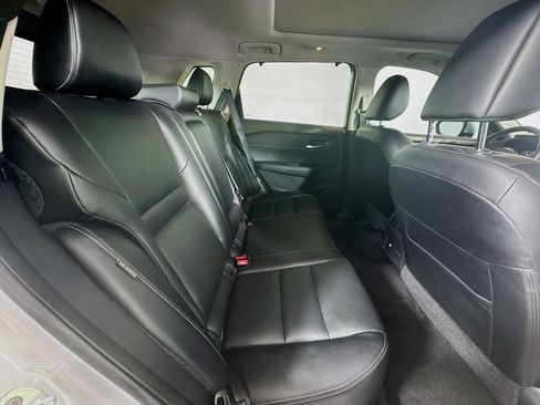 Used 2023 Nissan Rogue SL w/ SL Premium Package image 34