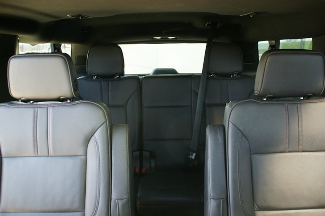 Used 2022 Chevrolet Suburban RST w/ Sport Performance Package AWD/4WD image 37
