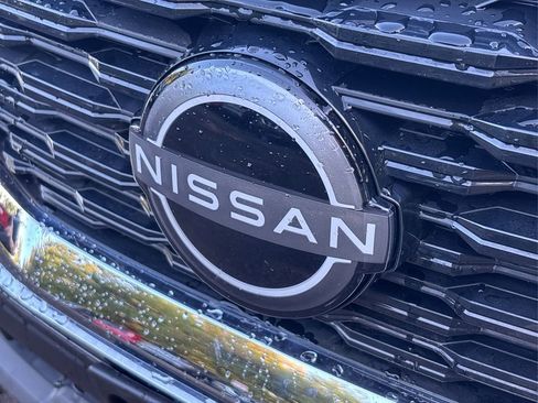 Used 2023 Nissan Rogue SV image 15