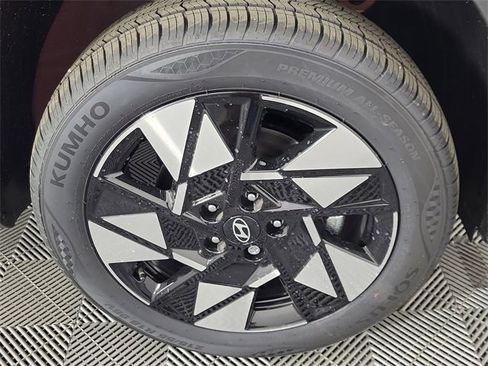 Certified 2025 Hyundai Kona SEL image 26