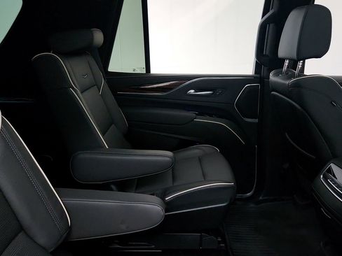 Certified 2024 Cadillac Escalade Premium Luxury AWD/4WD image 31