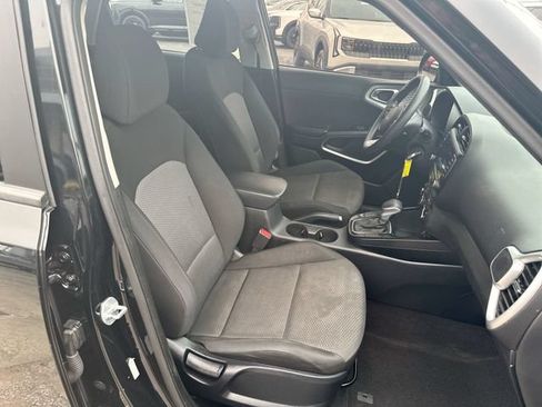 Certified 2022 Kia Soul LX FWD image 25