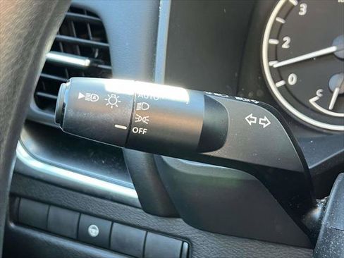 Used 2023 Nissan Rogue SV image 23