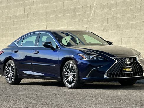 Used 2023 Lexus ES 350 w/ Premium Package image 2