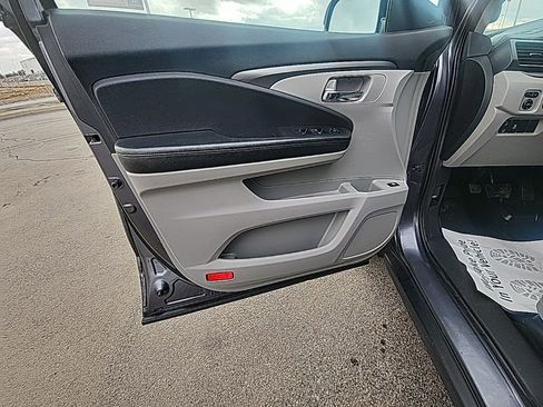 Used 2019 Honda Pilot EX image 12