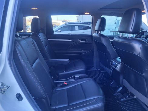 Used 2018 Toyota Highlander XLE image 24