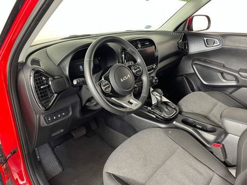 Certified 2023 Kia Soul EX FWD image 3