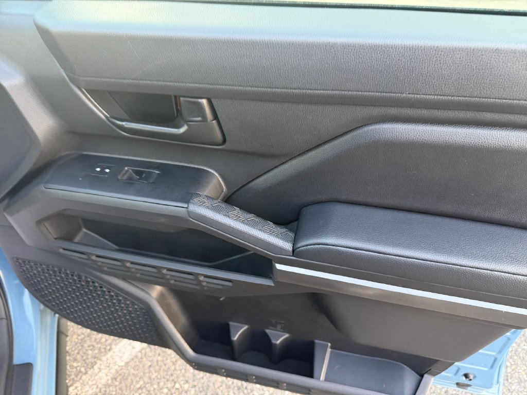 Used 2026 Toyota Tacoma SR5 AWD/4WD image 17