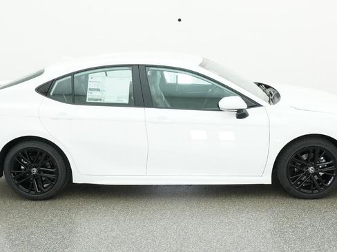 New 2026 Toyota Camry SE image 19