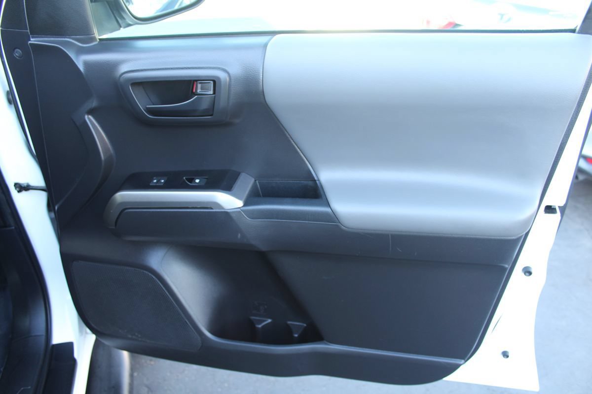 Used 2023 Toyota Tacoma SR5 AWD/4WD image 20