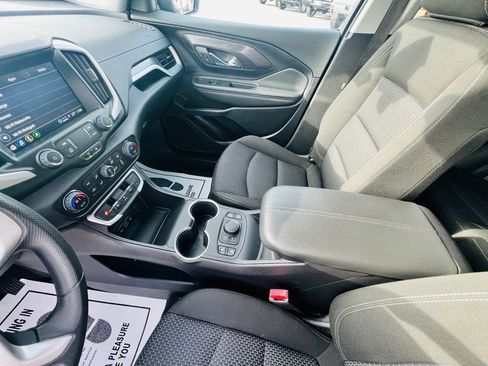Used 2024 GMC Terrain SLE w/ Driver Convenience Package image 19