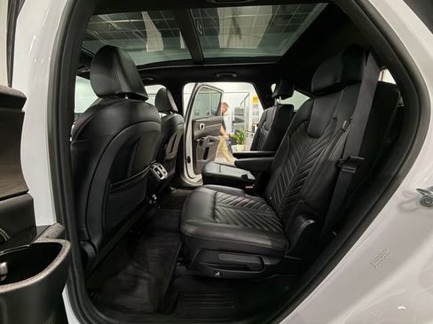 Used 2024 Kia Sorento SX Prestige AWD/4WD image 12