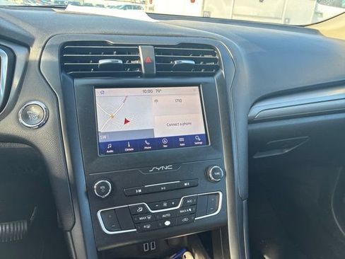 Certified 2019 Ford Fusion SE w/ Equipment Group 151A FWD image 7