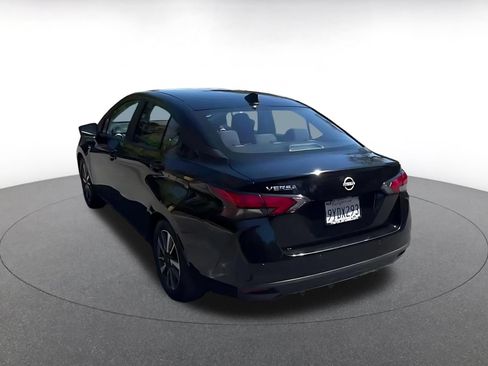 Used 2025 Nissan Versa SV FWD image 11