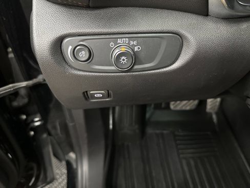 Used 2024 Chevrolet Blazer Premier w/ Enhanced Convenience Package image 32