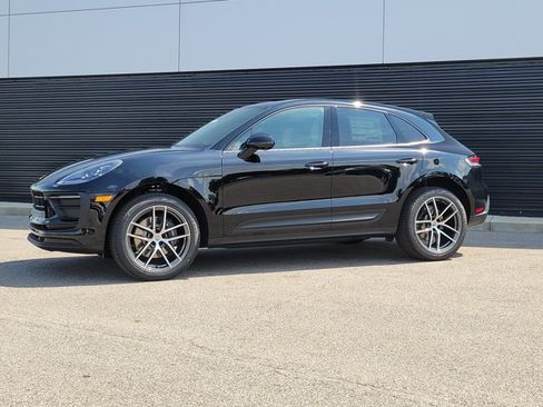 Used 2026 Porsche Macan AWD/4WD image 2