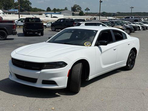 Used 2023 Dodge Charger SXT RWD image 3