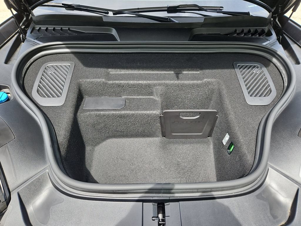 Certified 2025 Porsche Macan 4S Electric AWD/4WD image 43