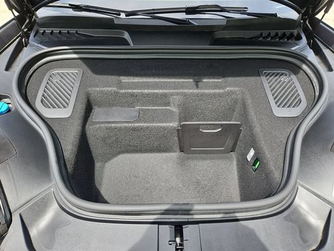 Certified 2025 Porsche Macan 4S Electric AWD/4WD image 43