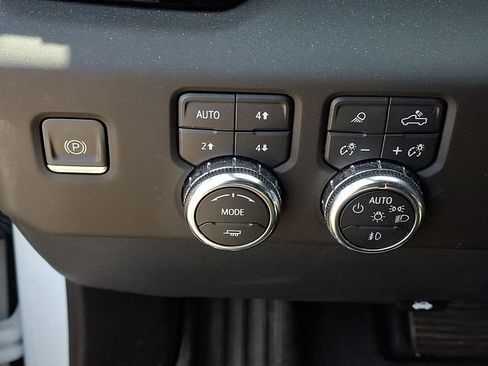 Used 2023 GMC Sierra 1500 AT4 w/ AT4 Premium Package image 18