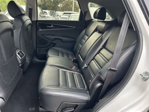 Used 2019 Kia Sorento EX image 13