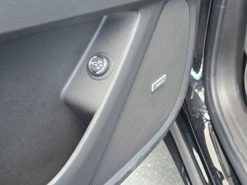 Certified 2023 Chevrolet Traverse Premier w/ Redline Edition image 11