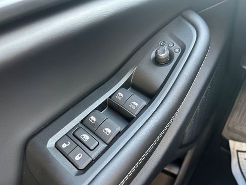 New 2025 Jeep Grand Cherokee L Altitude image 18