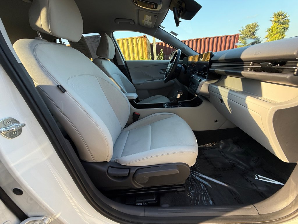 Used 2025 Hyundai Kona SEL FWD image 24