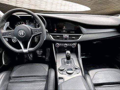 Used 2018 Alfa Romeo Giulia Ti Sport w/ Quick Order Package 22U Sport image 15