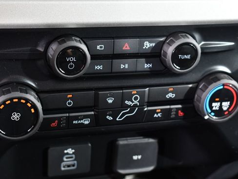 New 2026 Ford F350 XLT w/ XLT Premium Package AWD/4WD image 30