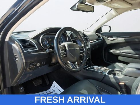 Used 2017 Chrysler 300 Limited w/ Value Package RWD image 20