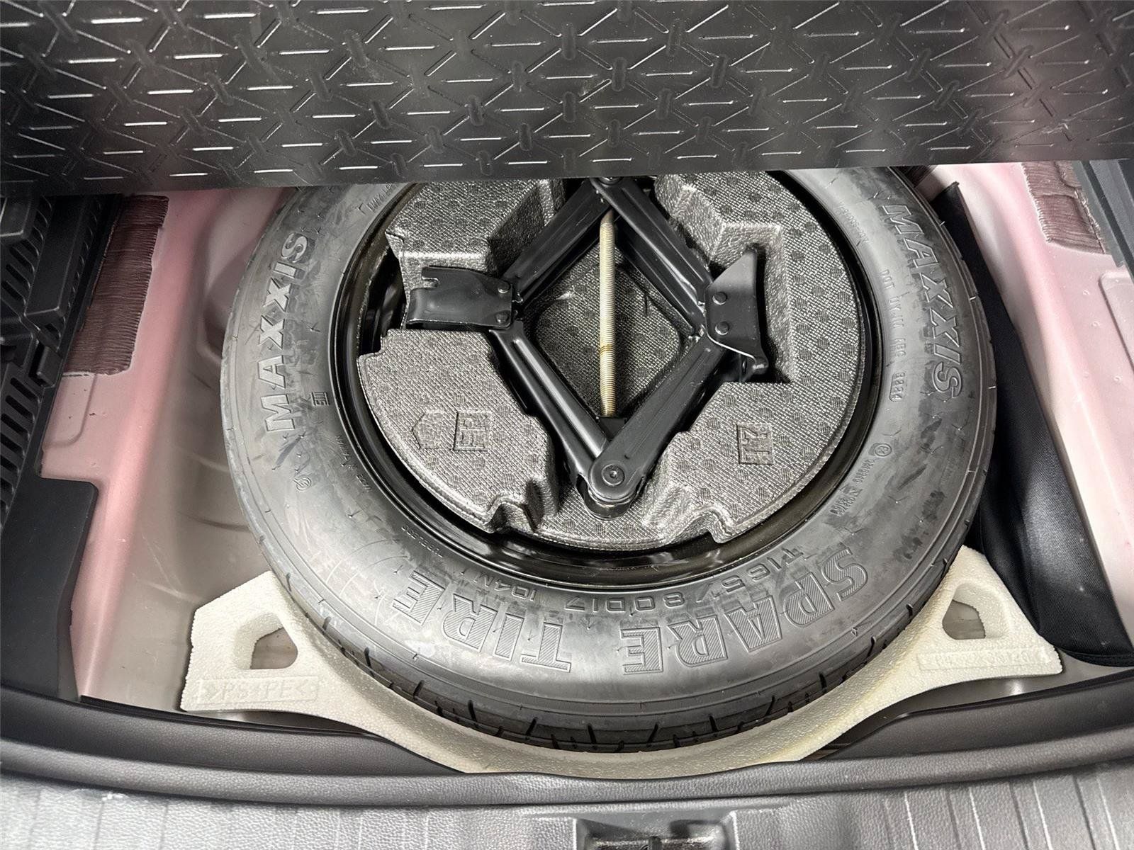 Certified 2025 Toyota RAV4 XLE FWD image 48
