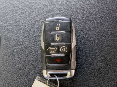Used 2023 RAM 1500 Laramie AWD/4WD image 34
