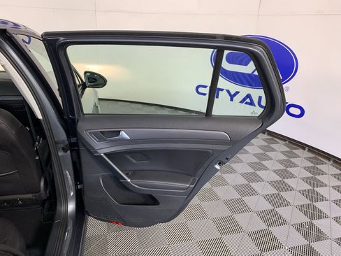 Used 2021 Volkswagen Golf 4-Door FWD image 36
