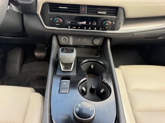 Used 2023 Nissan Rogue SV w/ SV Premium B Package AWD/4WD image 16