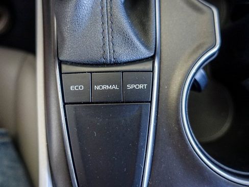 Used 2023 Toyota Camry SE image 14