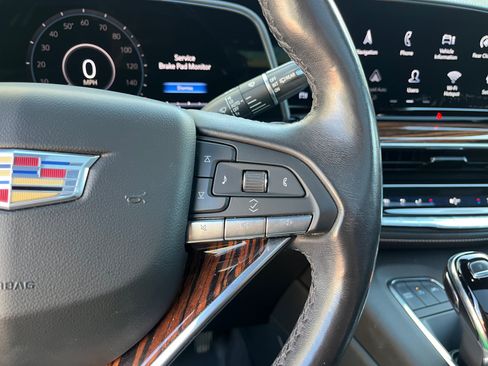 Used 2021 Cadillac Escalade Premium Luxury w/ Performance Package AWD/4WD image 18