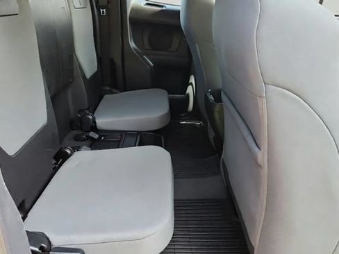 Used 2016 Toyota Tacoma SR5 RWD image 21