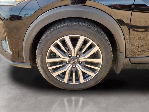 Used 2023 Nissan Kicks SR w/ SR Premium Package image 9