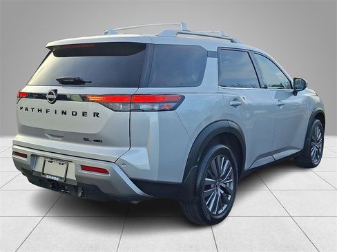 Used 2023 Nissan Pathfinder SL w/ SL Premium Package image 4