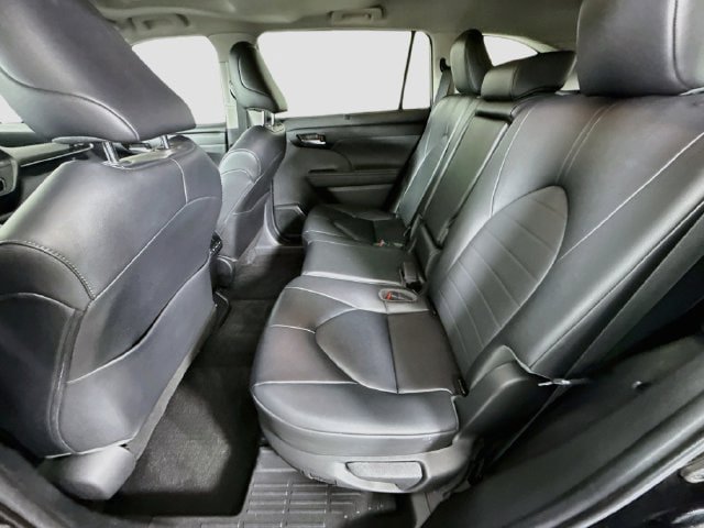 Used 2023 Toyota Highlander XLE FWD image 24