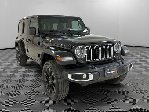 Used 2025 Jeep Wrangler Unlimited Sahara w/ Safety Group AWD/4WD image 7