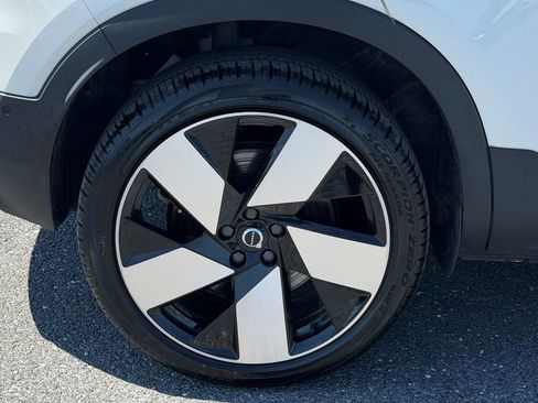 Certified 2023 Volvo C40 P8 Recharge Ultimate w/ Protection Package Premier AWD/4WD image 10